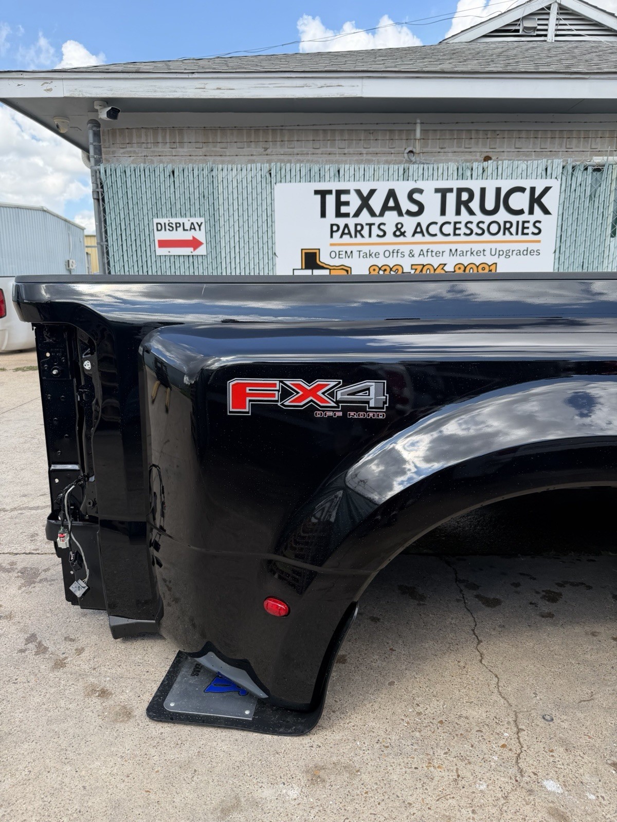 2023-2026 Ford F350/F450 Agate Black Truck Bed