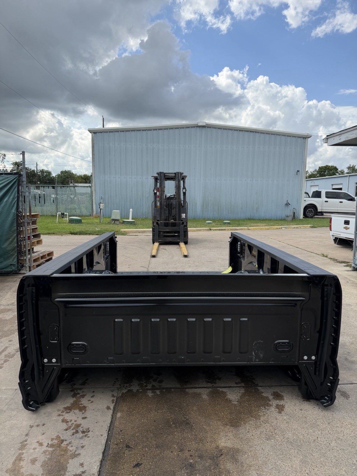2023-2026 Ford F350/F450 Truck Bed — OEM take-off