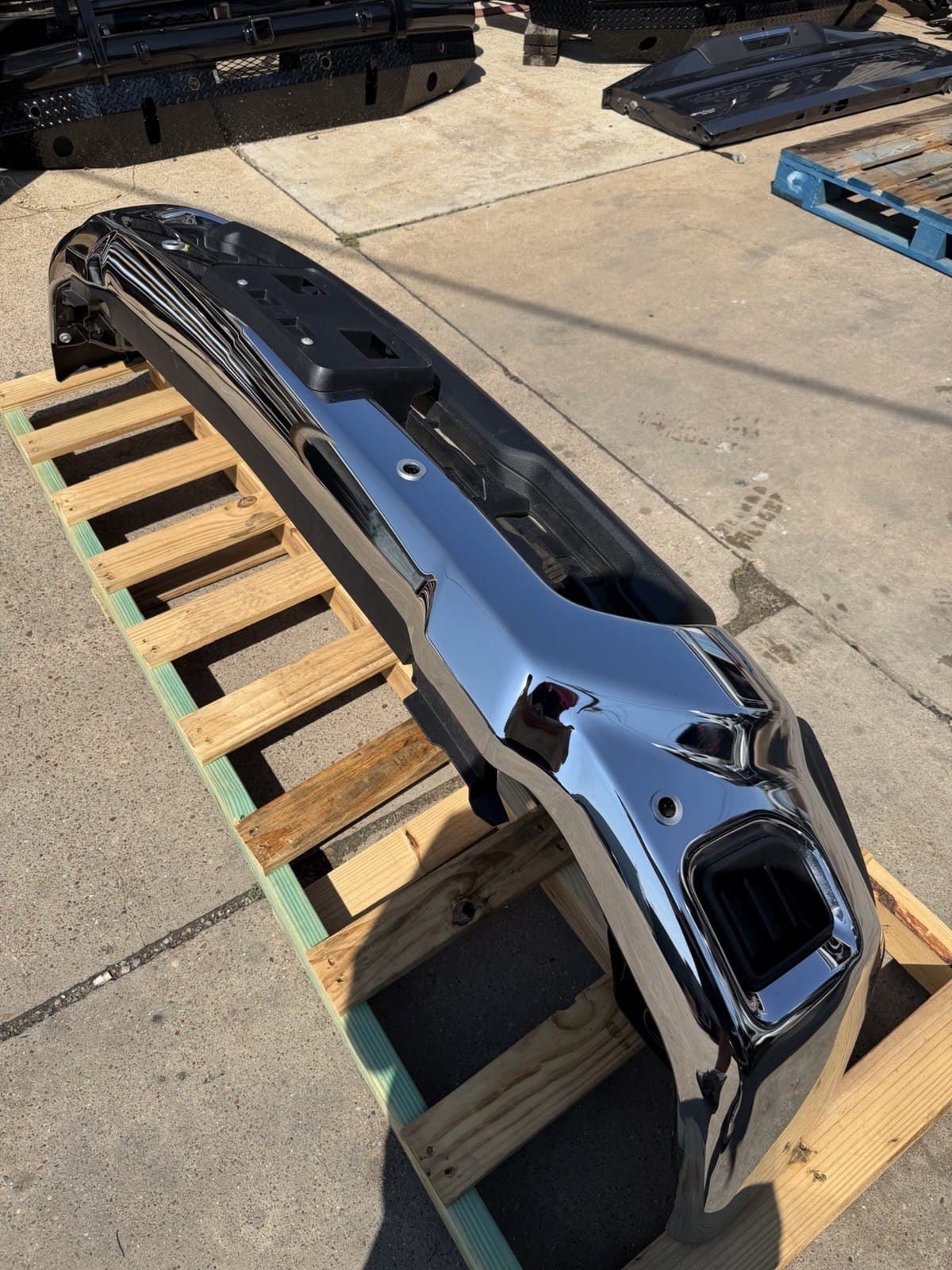 2024-2026 Chevy 2500/3500 Front Bumper — OEM take-off