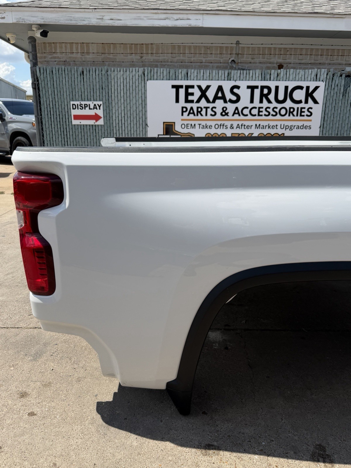 Summit White Chevy 2500/3500 Truck Bed