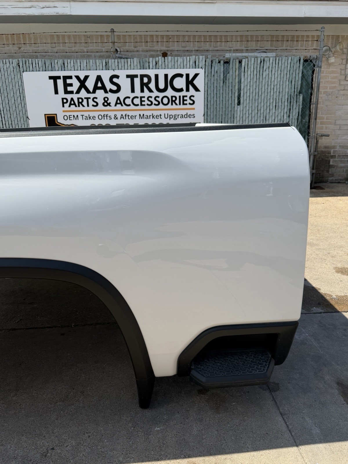 2020-2026 Chevy 2500/3500 Summit White Truck Bed