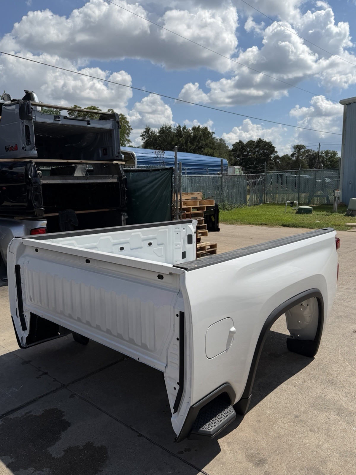 Summit White Chevy 2500/3500 Truck Bed