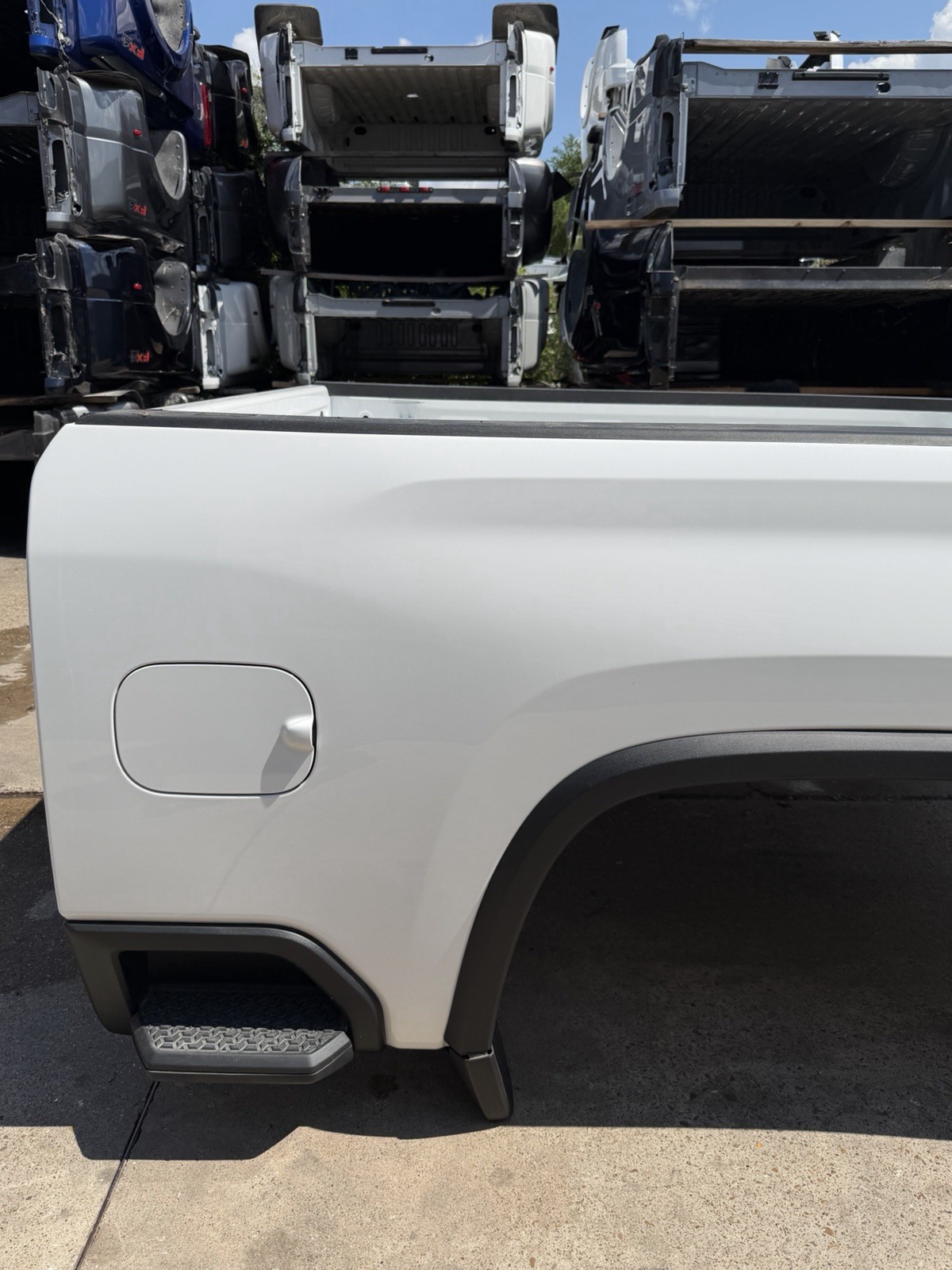2020-2026 Chevy 2500/3500 Summit White Truck Bed