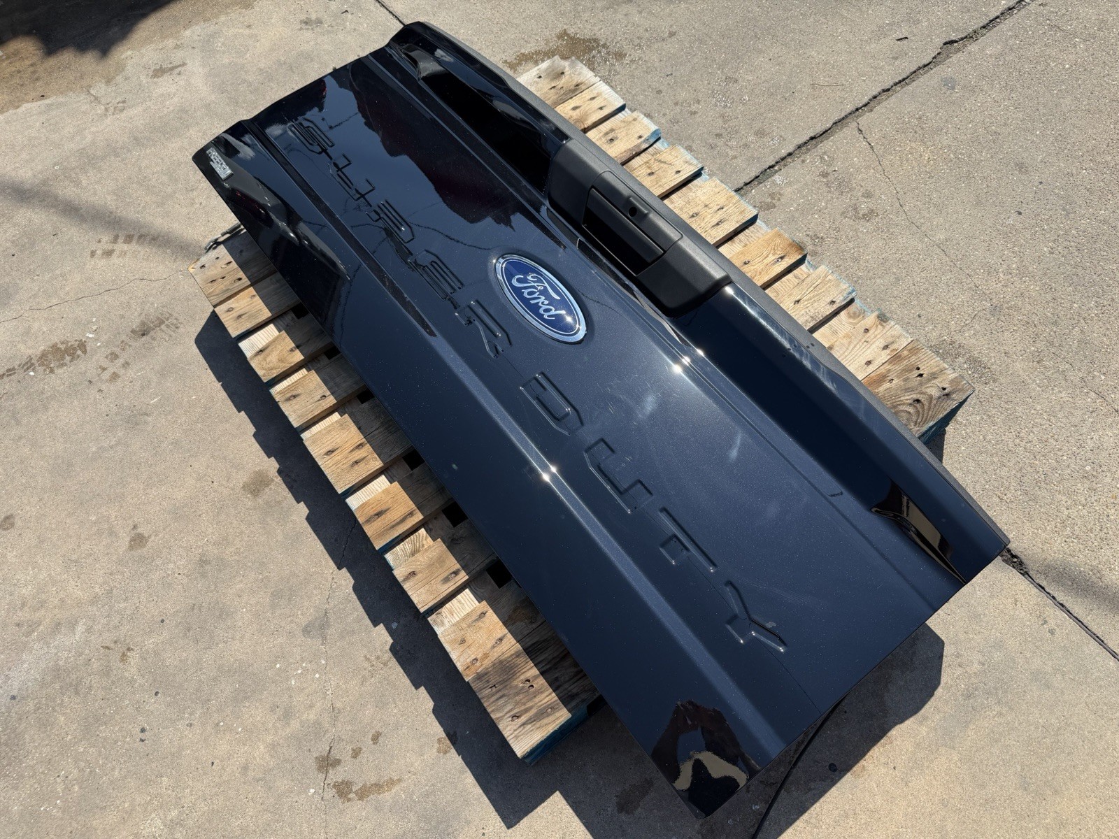 2023-2026 Ford F250/F350 Tailgate — OEM take-off