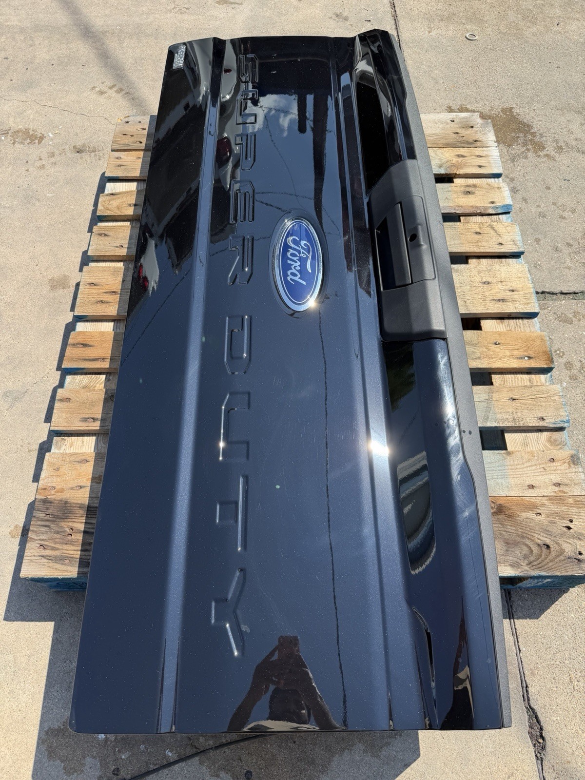 2023-2026 Ford F250/F350 Tailgate — OEM take-off