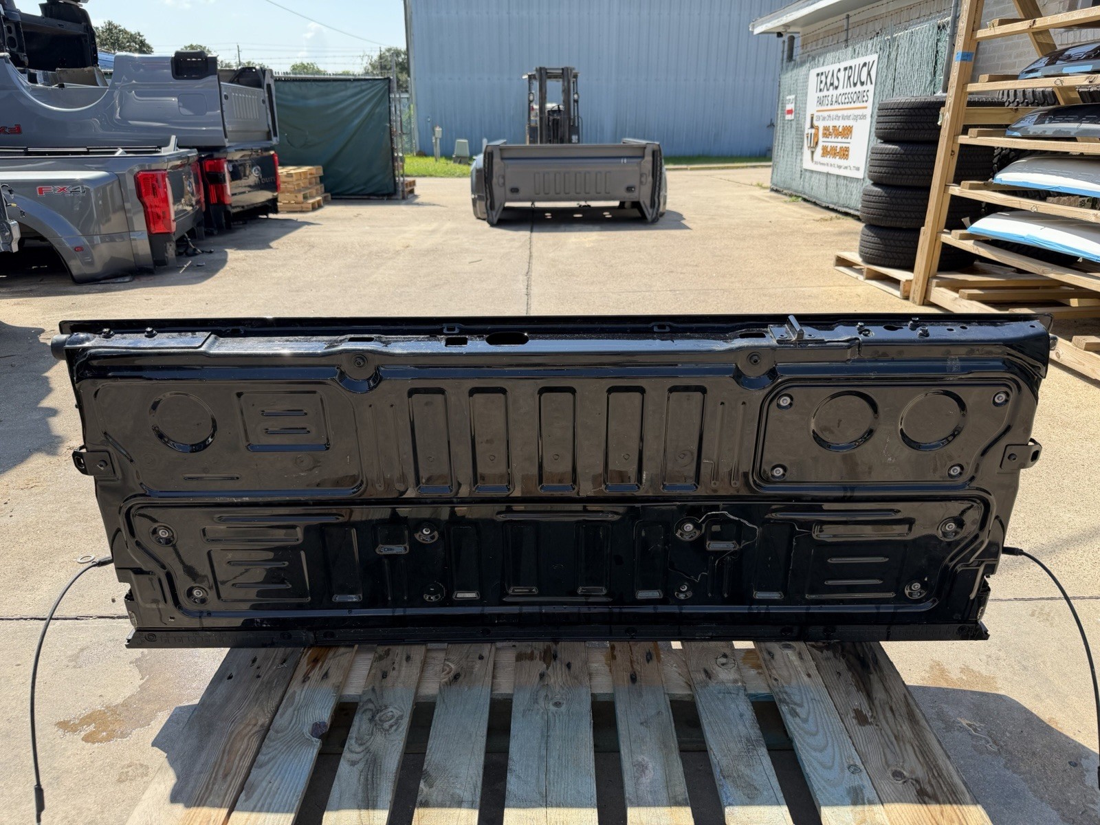 2023-2026 Ford F250/F350 Agate Black Tailgate