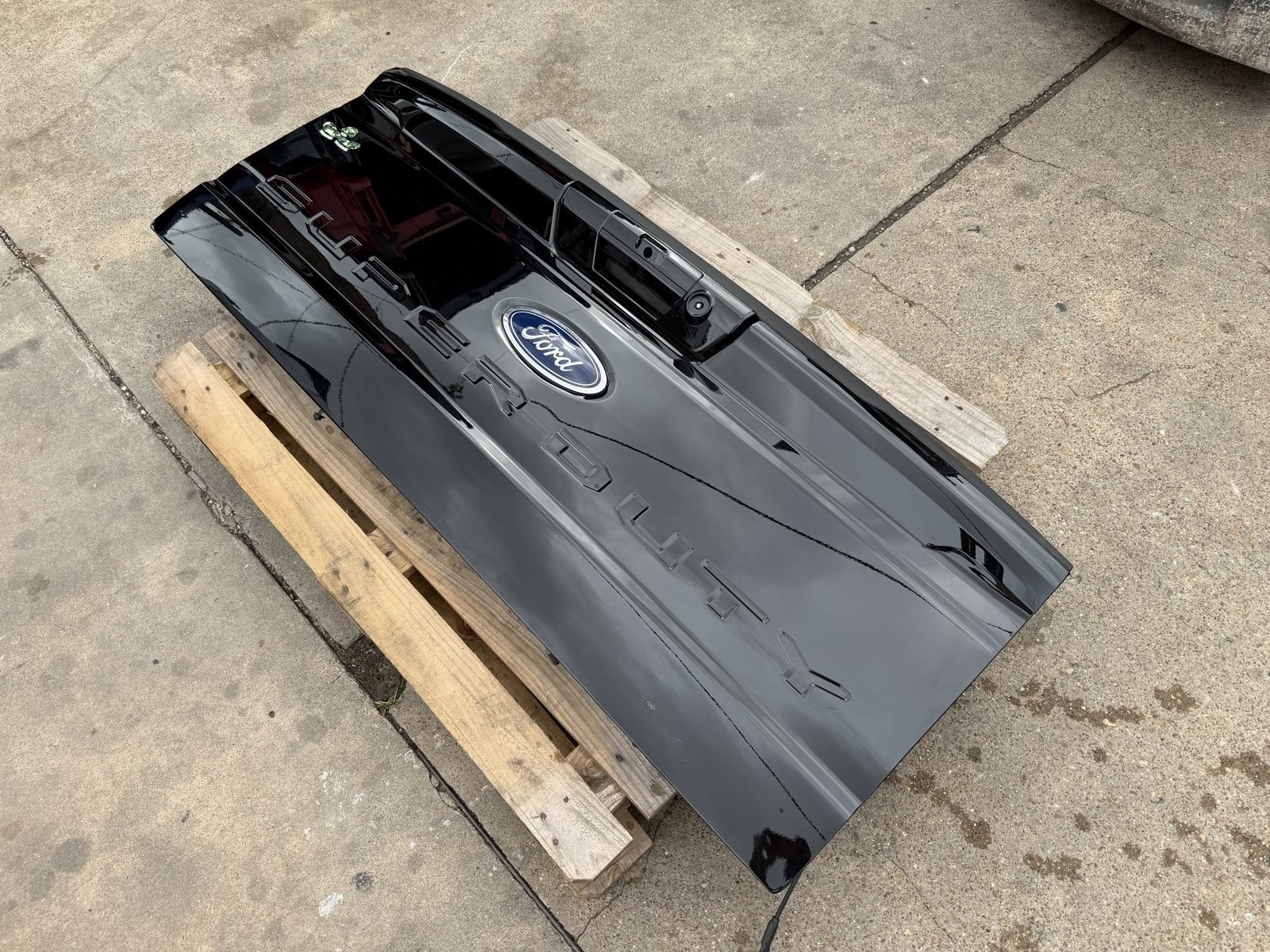 2023-2026 Ford Super Duty Tailgate — OEM take-off
