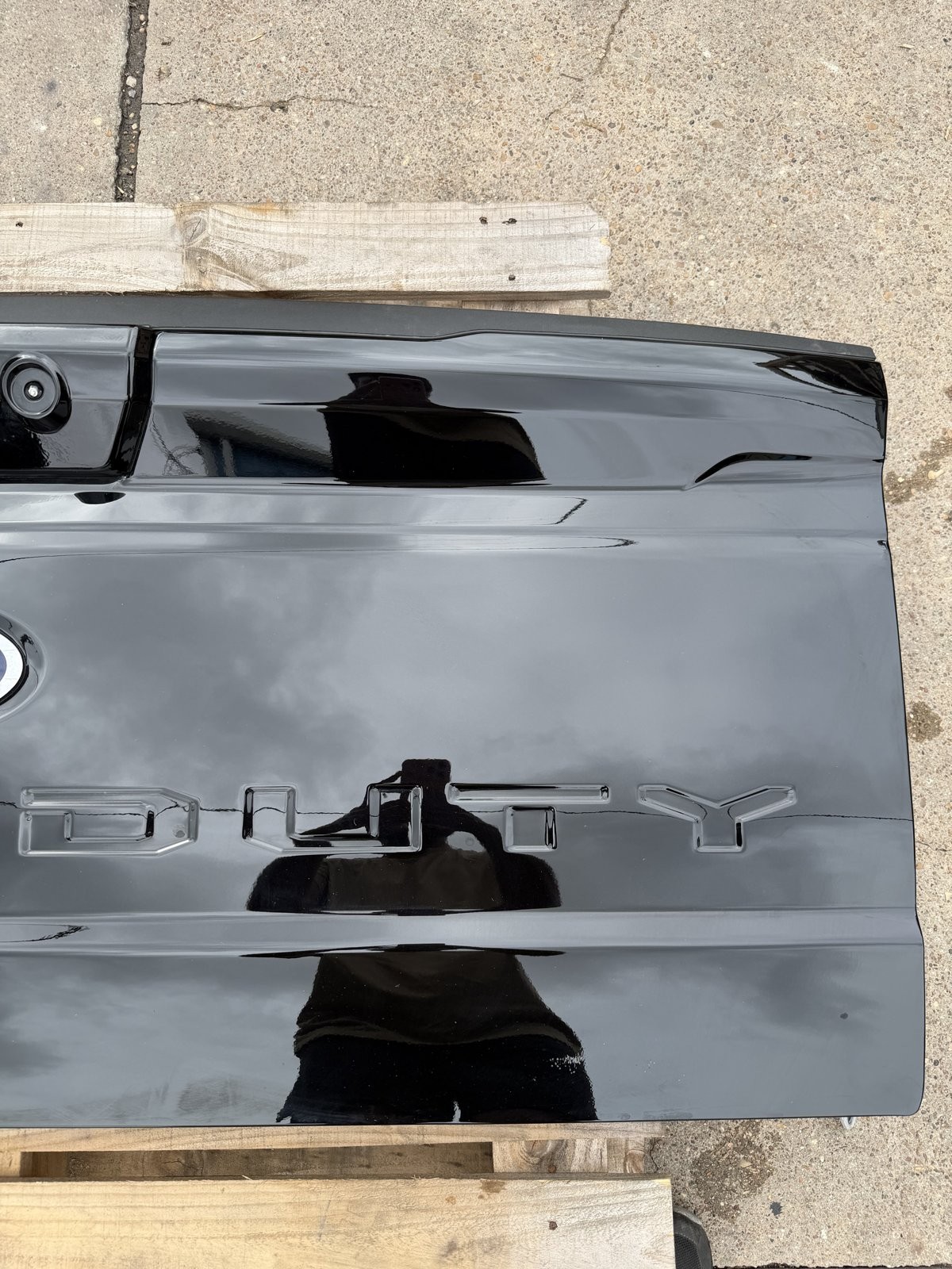 2023-2026 Ford Super Duty Agate Black Tailgate