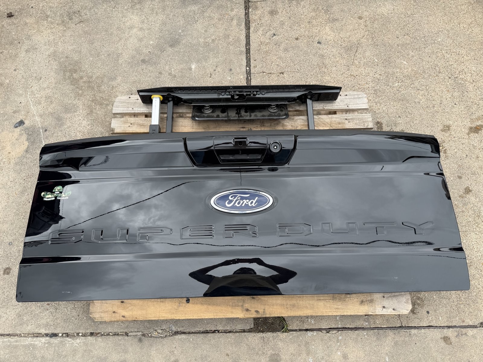 2023-2026 Ford Super Duty Tailgate — OEM take-off