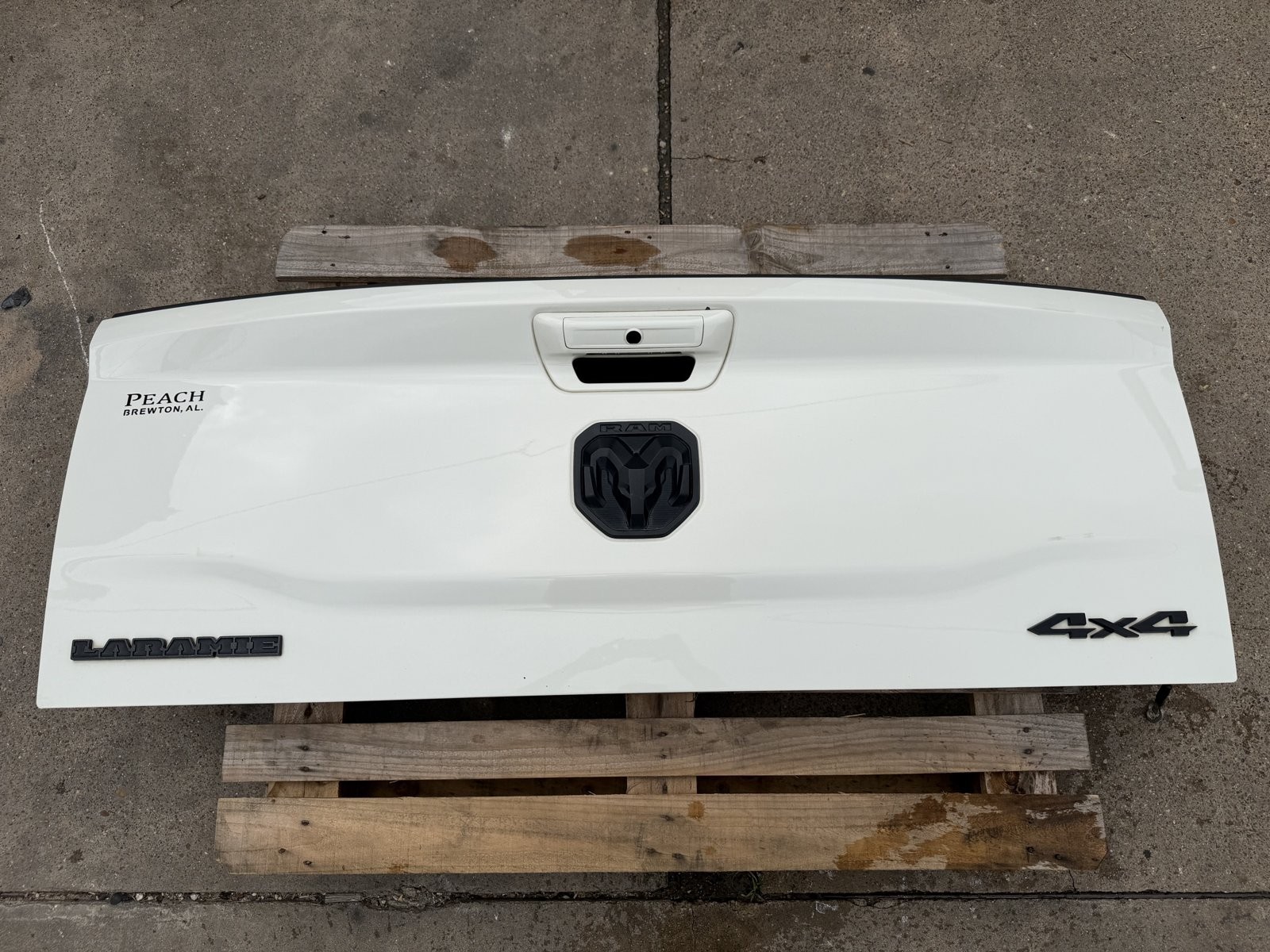 2019-2026 Ram 2500/3500 Pearl White Tailgate