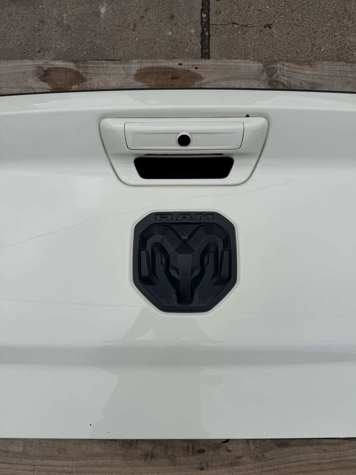 2019-2026 Ram 2500/3500 Pearl White Tailgate