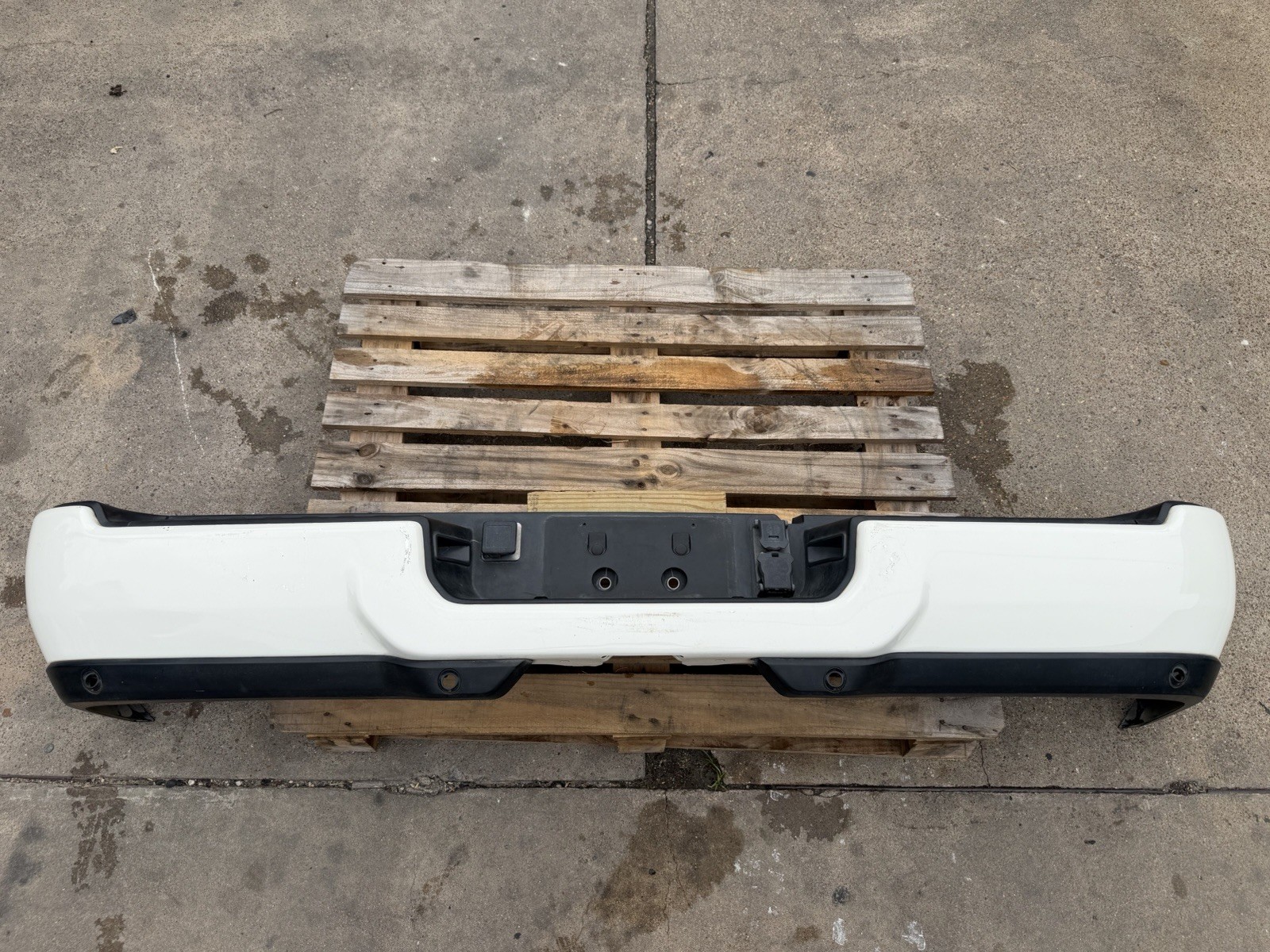 2019-2026 Ram 2500/3500/4500 Pearl White Rear Bumper