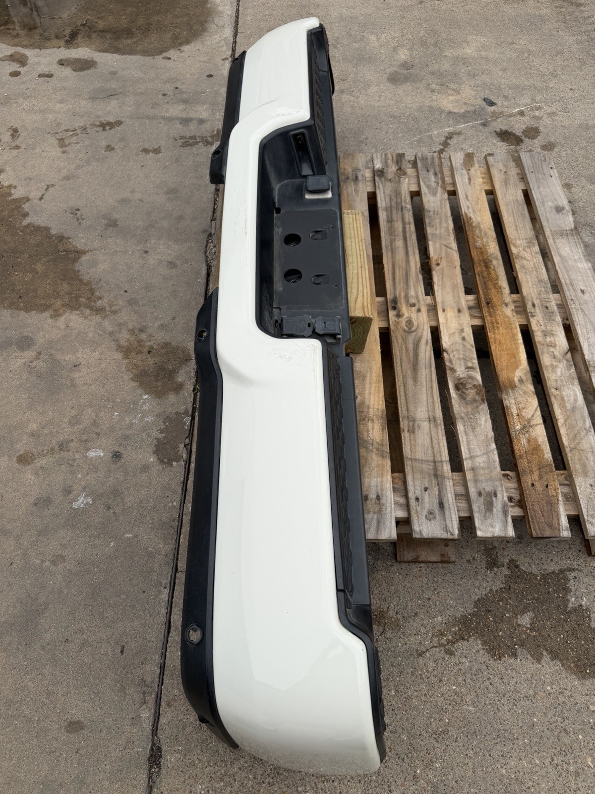 Pearl White Ram 2500/3500/4500 Rear Bumper