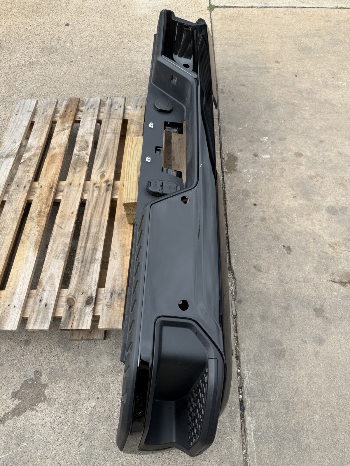 2020-2026 Chevy/GMC 2500/3500 Rear Bumper — OEM take-off