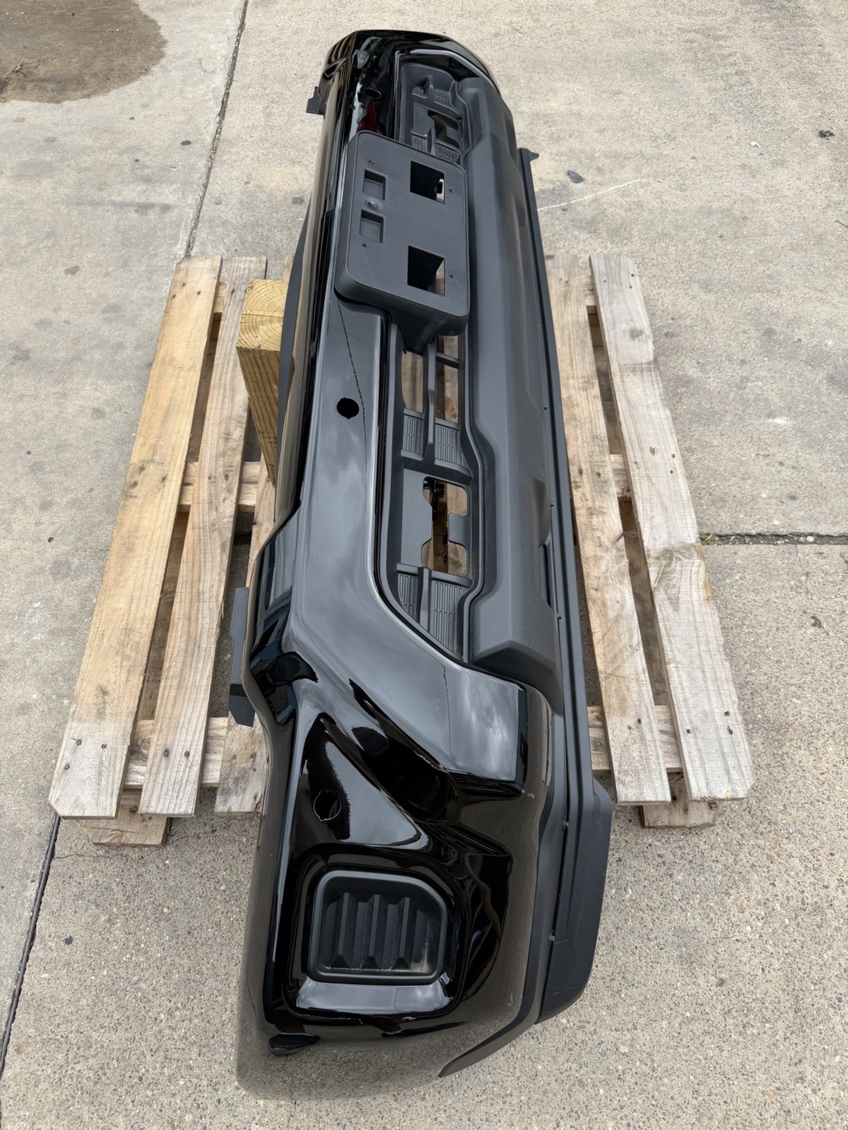 Black Chevy 2500/3500 Front Bumper
